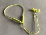 Les écouteurs Beats Flex // Source : Maxime Claudel pour Numerama