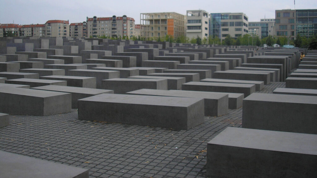 Mémorial aux Juifs assassinés d'Europe, ouvert au cœur de Berlin en 2005.