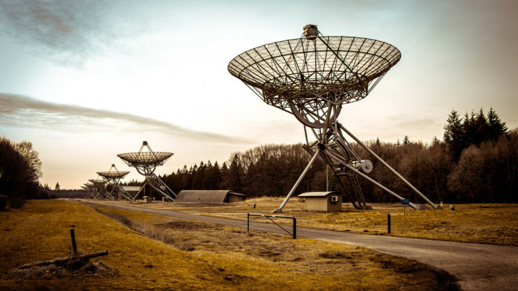 La radioastronomie consiste à observer le ciel dans le domaine des ondes radioélectriques. // Source : Pxhere/Domaine public