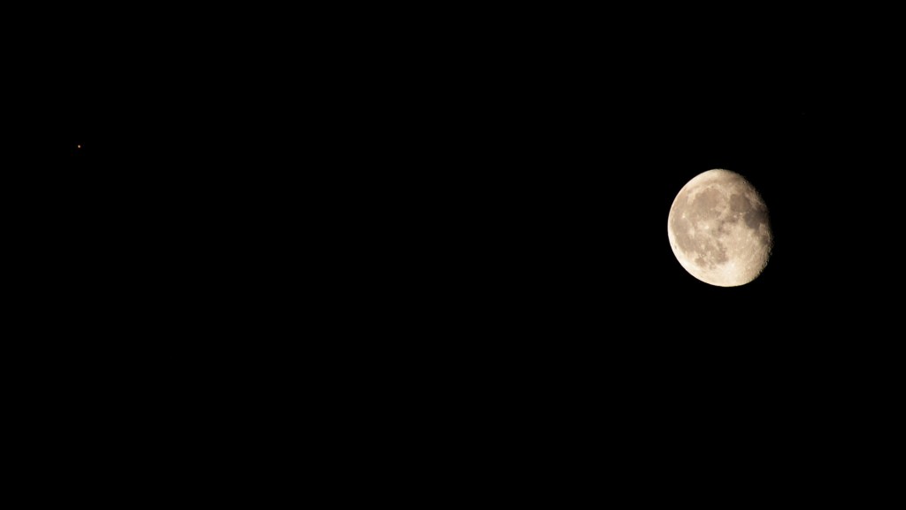 La Lune et Mars. // Source : Flickr/CC/Davide Simonetti (photo recadrée)