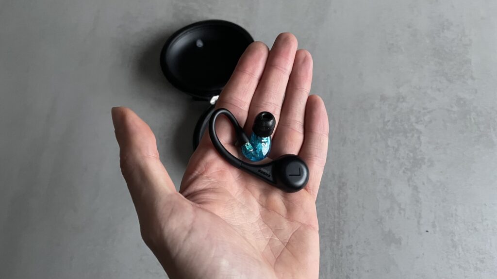 Un écouteur Shure Aonic 215 (arrière) // Source : Maxime Claudel pour Numerama Un écouteur Shure Aonic 215 (arrière) // Source : Maxime Claudel pour Numerama
