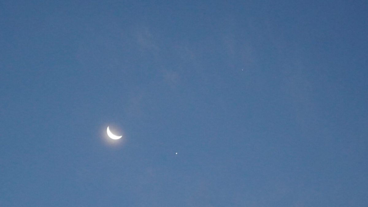 Lune, Jupiter et Saturne le 19 novembre 2020. // Source : Flickr/CC/Alpha (photo recadrée)