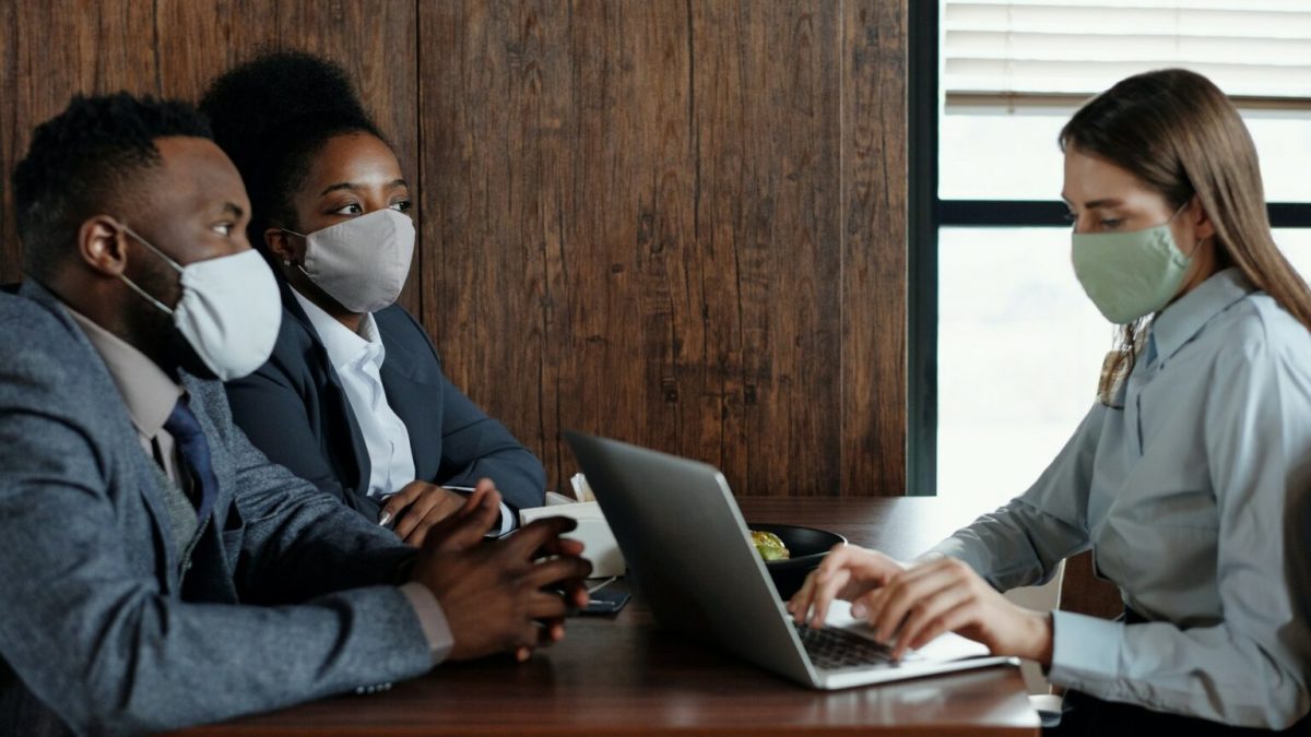 Les masques permettent de freiner la propagation du coronavirus. // Source : Pexels