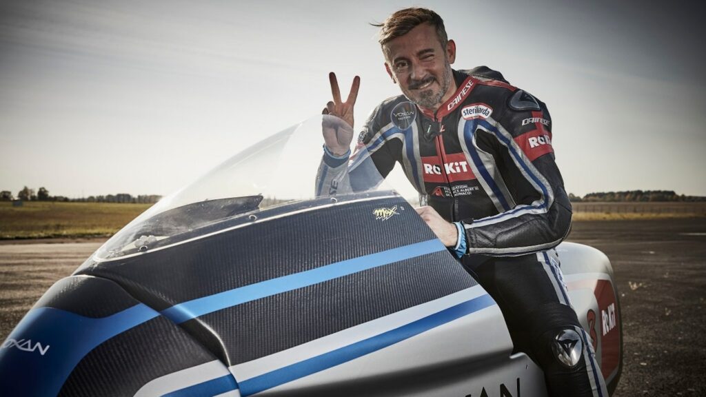 Max Biaggi sur la moto Voxan Wattman // Source : Voxan Max Biaggi sur la moto Voxan Wattman // Source : Voxan