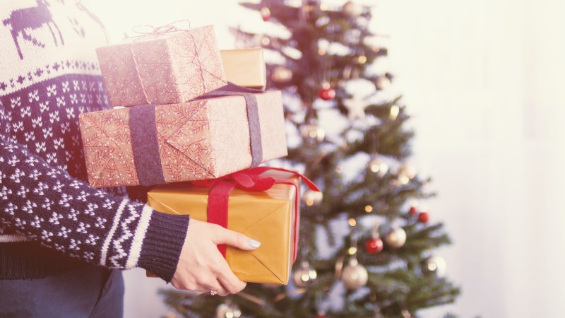 Nos 10 idées-cadeaux à moins de 100 € pour gâter ses proches à Noël