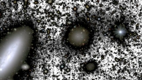 Galaxie dont la matière noire est cannibalisée (à droite) par une galaxie massive (gauche). // Source : Montes & al., The Astrophysical Journal (2020)