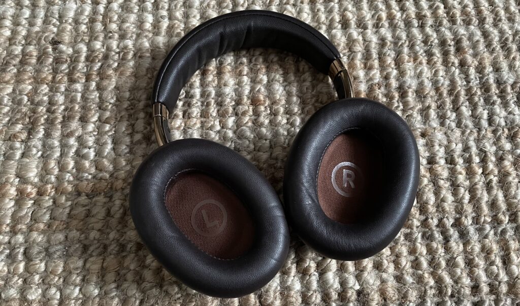 L'intérieur du casque Montblanc MB 01 // Source : Maxime Claudel pour Numerama L'intérieur du casque Montblanc MB 01 // Source : Maxime Claudel pour Numerama