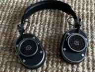 Le casque MH40 sans fil de Master & Dynamic // Source : Maxime Claudel pour Numerama