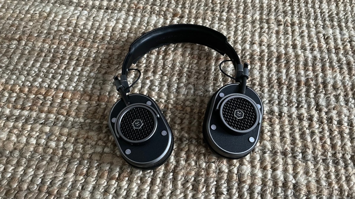 Le casque MH40 sans fil de Master & Dynamic // Source : Maxime Claudel pour Numerama