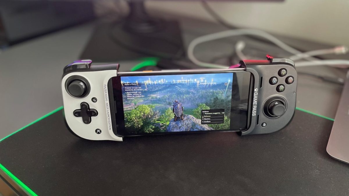 Google Pixel 3a XL avec manette Razer Kishi Xbox // Source : Maxime Claudel pour Numerama