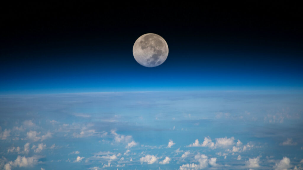 La Lune vue depuis l'ISS. // Source : Nasa Johnson