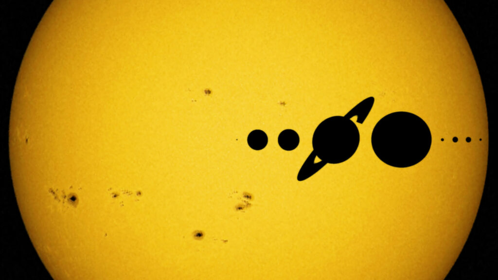 Représentation des différentes planètes en transit devant le Soleil. // Source : Flickr/CC/Giuseppe Donatiello (photo recadrée)