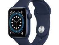 Apple Watch Series 6 bleu avec bracelet sport bleu marine