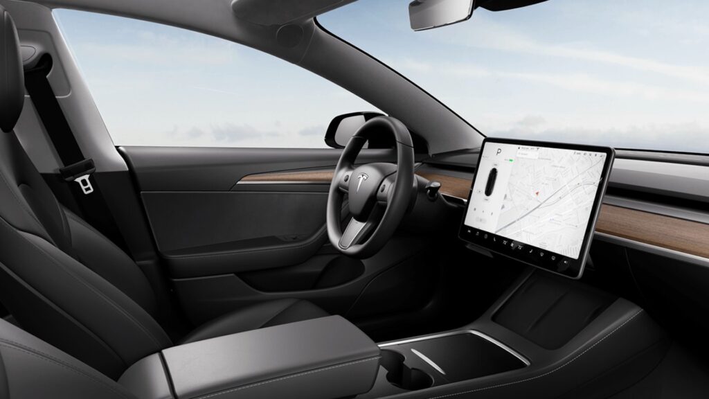 Intérieur de la Tesla Model 3 (2021) // Source : Tesla