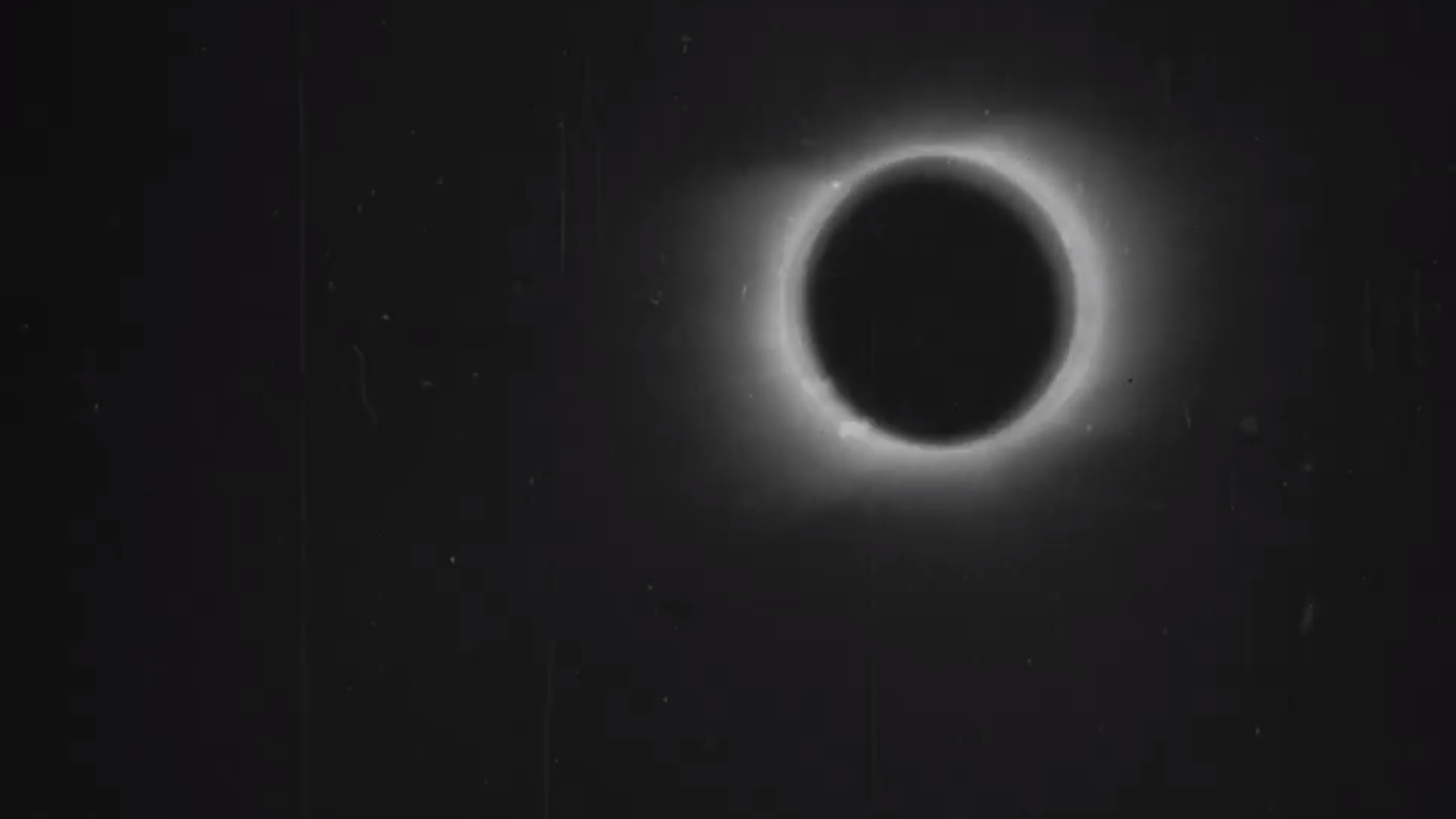 Premier film d'une éclipse solaire, en 1900. // Source : Capture d'écran YouTube BFI