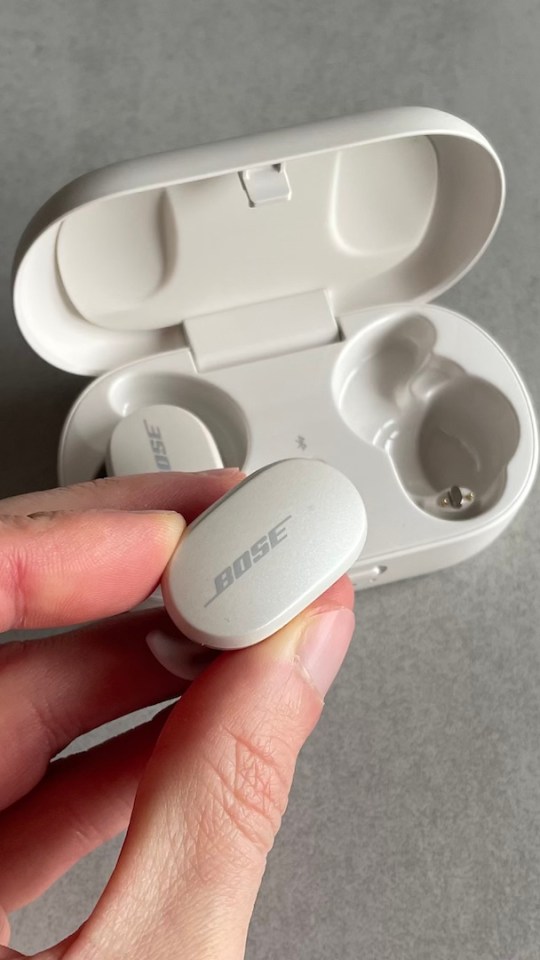 Les écouteurs Bose QuietComfort Earbuds // Source : Maxime Claudel pour Numerama