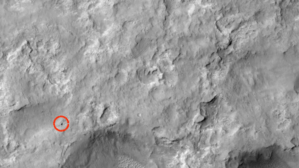 Où est Curiosity ? // Source : NASA/JPL-CALTECH/UNIV. OF ARIZONA/UNIV. OF ARIZONA (image recadrée et annotée)