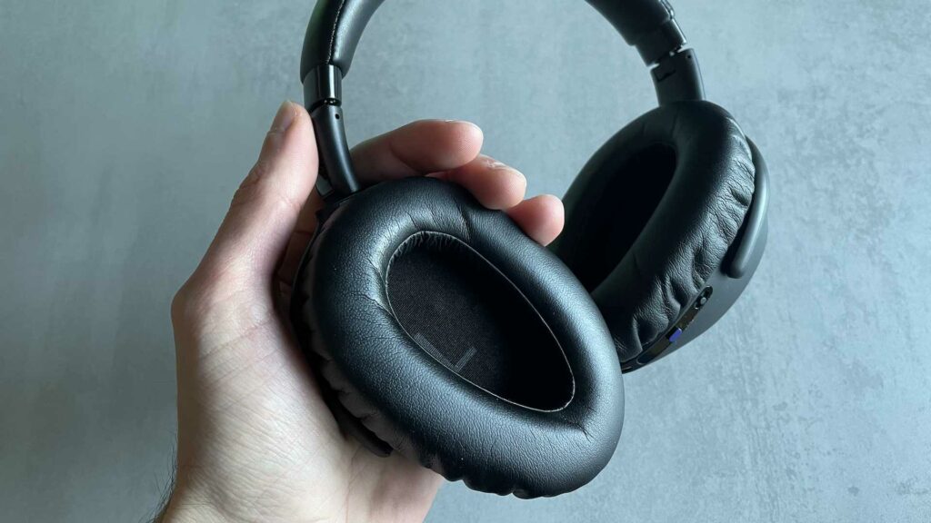 Oreillette du casque EPOS Adapt 660 // Source : Maxime Claudel pour Numerama Oreillette du casque EPOS Adapt 660 // Source : Maxime Claudel pour Numerama
