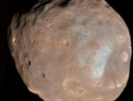 Phobos, une des lunes de Mars. // Source : NASA/JPL-Caltech/University of Arizona (photo recadrée et modifiée)