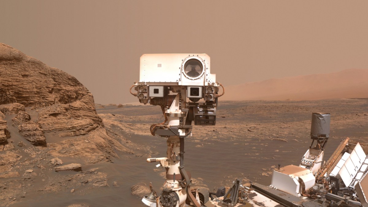 Curiosity sur Mars. // Source : NASA/JPL-Caltech/MSSS (photo recadrée)