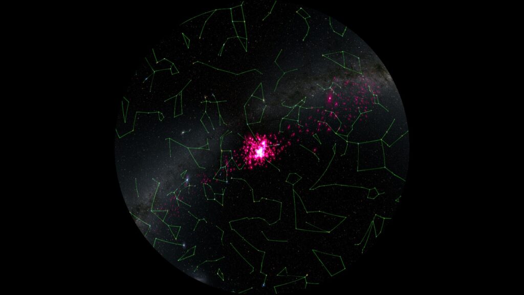 Les Hyades et leurs queues de marées sont en rose, les constellations sont en vert. // Source : ESA/Gaia/DPAC, CC BY-SA 3.0 IGO; acknowledgement: S. Jordan/T. Sagrista