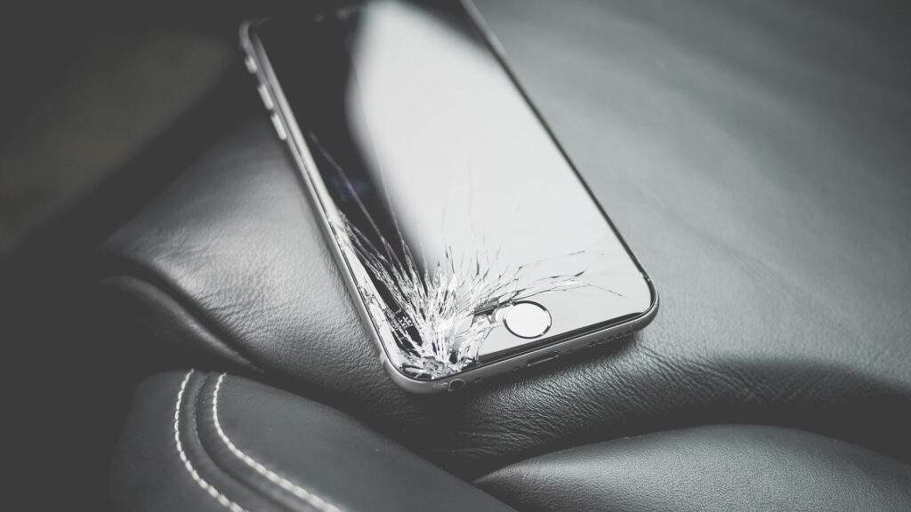 smartphone broken broken cracked screen