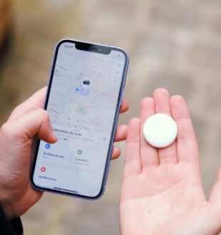 Les AirTags d'Apple // Source : Louise Audry pour Numerama