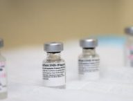 Vaccins contre la Covid-19. // Source : Flickr/CC/U.S. Secretary of Defense (photo recadrée)