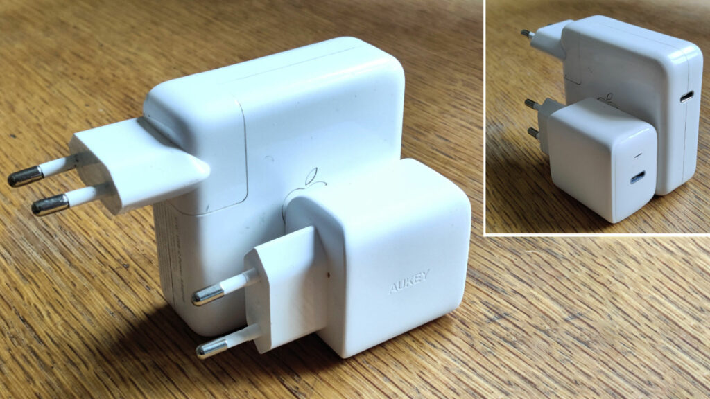 Les deux chargeurs côte à côte // Source : Numerama Les deux chargeurs côte à côte // Source : Numerama