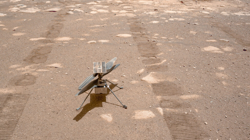 Ingenuity sur Mars (image retravaillée). // Source : Flickr/CC/Kevin Gill (image recadrée)