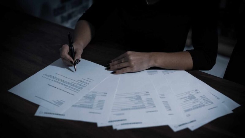 Doit-on déclarer l&rsquo;argent qu&rsquo;on a gagné sur Vinted aux impôts&nbsp;?