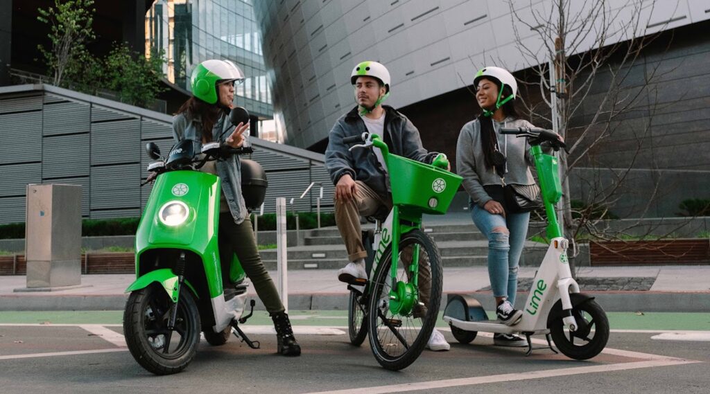 Les trois modes de transport proposés par Lime (les vélos ne sont pas disponibles en France) // Source : Lime