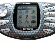La fameuse Nokia N-Gage sorti en 2003 // Source : J-P Kärnä - Wikimedia