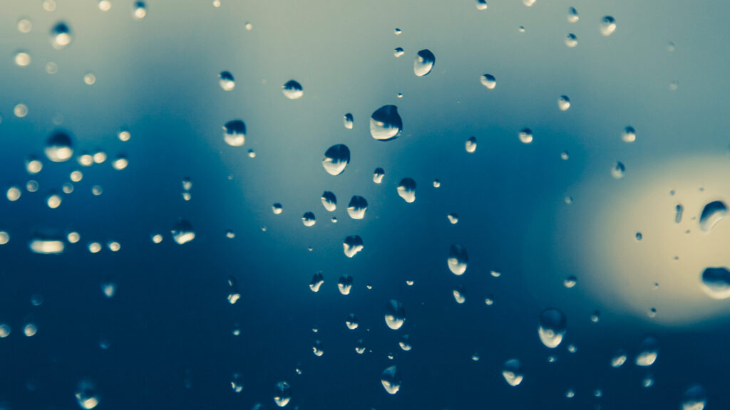 Gouttes de pluie. // Source : Pexels/Markus Spiske
