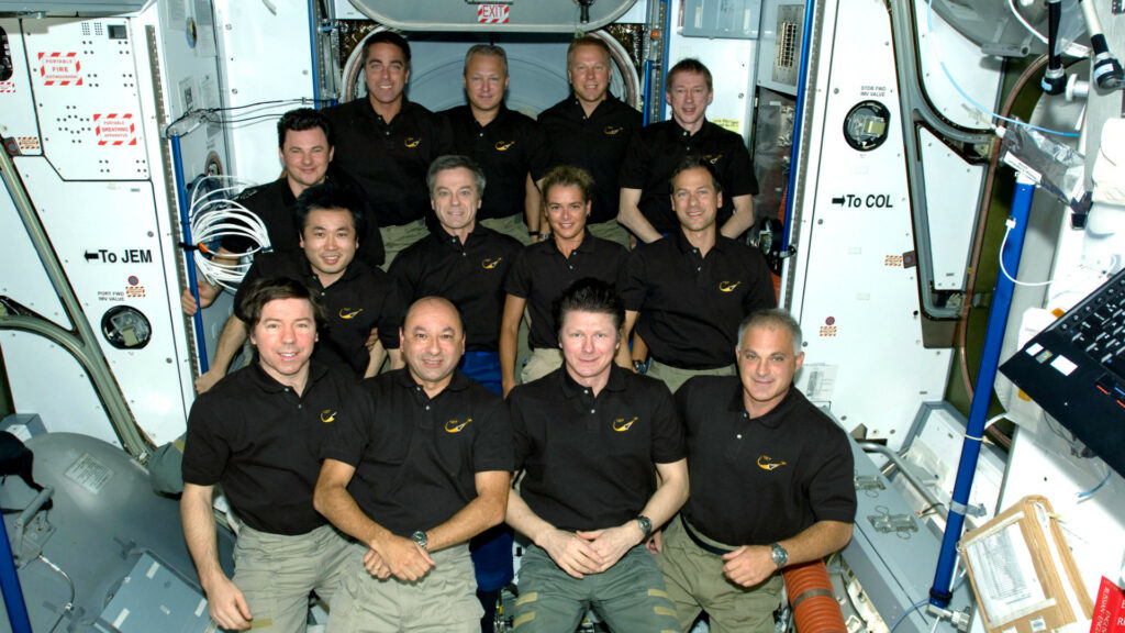 STS-127 Expedition 20 iss 2009 13 astronautes