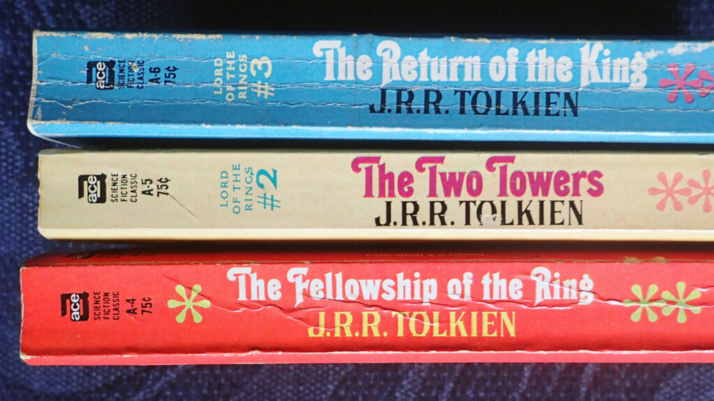 La trilogie de Tolkien. // Source : Flickr/CC/Gwydion M. Williams (photo recadrée)