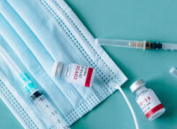 Vaccins contre la Covid-19. // Source : Pexels/Nataliya Vaitkevitch (photo recadrée)