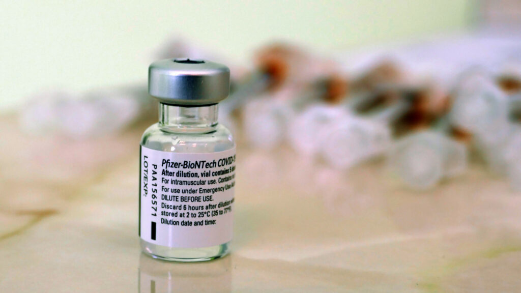 Vaccin Pfizer. // Source : Pexels/Zoltán Bencze (photo recadrée)