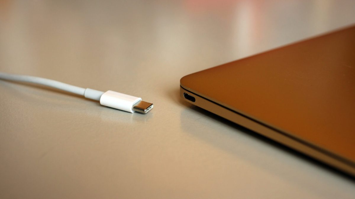 Câble USB-C. // Source : Flickr/Maurizio Pesce