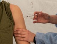 Vaccination contre le covid. // Source : Flickr/CC/Ville de Gennevilliers - Compte officiel (photo recadrée)