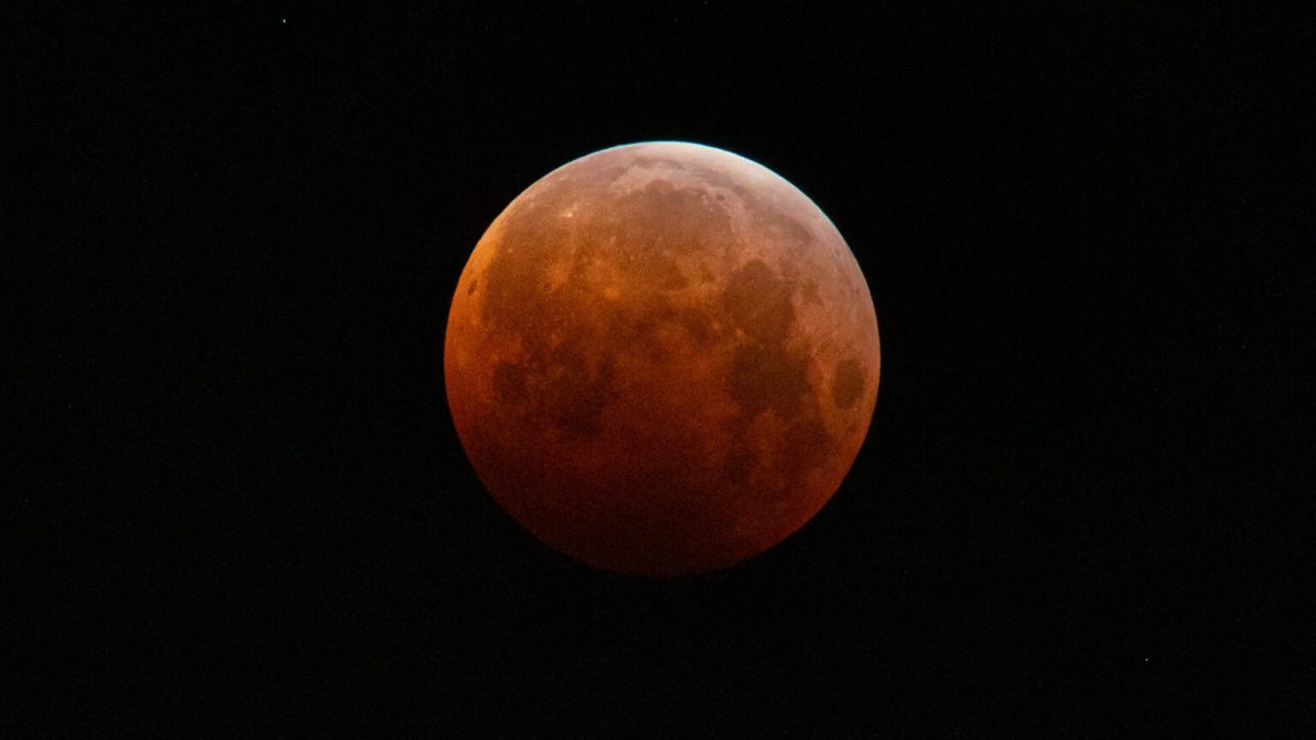 Éclipse de Lune du 26 mai 2021. // Source : Flickr/CC/Peter Alfred Hess (photo recadrée)