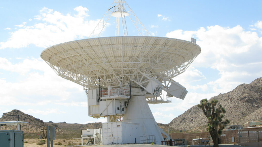 Le Centre de Communications Spatiales Longues Distances de Goldstone. // Source : Flickr/CC/novas0x2a (photo recadréee)