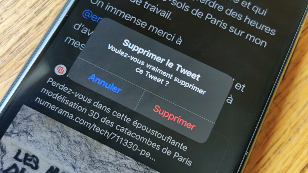 En plus de la fonction suprimer, Twitter pourrait vous permettre d'annuler l'envoi d'un tweet // Source : Corentin Béchade pour Numerama