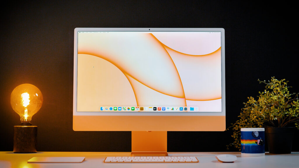 L’iMac M1 2021 par Apple // Source : Louise Audry pour Numerama L’iMac M1 2021 par Apple // Source : Louise Audry pour Numerama
