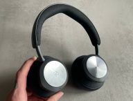 Casque Band & Olufsen Beoplay Portal // Source : Maxime Claudel pour Numerama