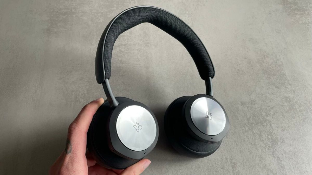 Casque Band & Olufsen Beoplay Portal // Source : Maxime Claudel pour Numerama