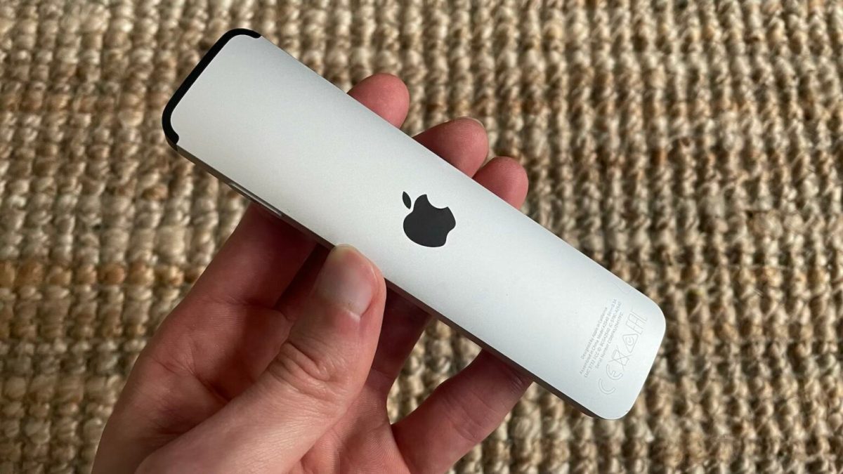 L'arrière de la Siri Remote (2021) // Source : Maxime Claudel pour Numerama