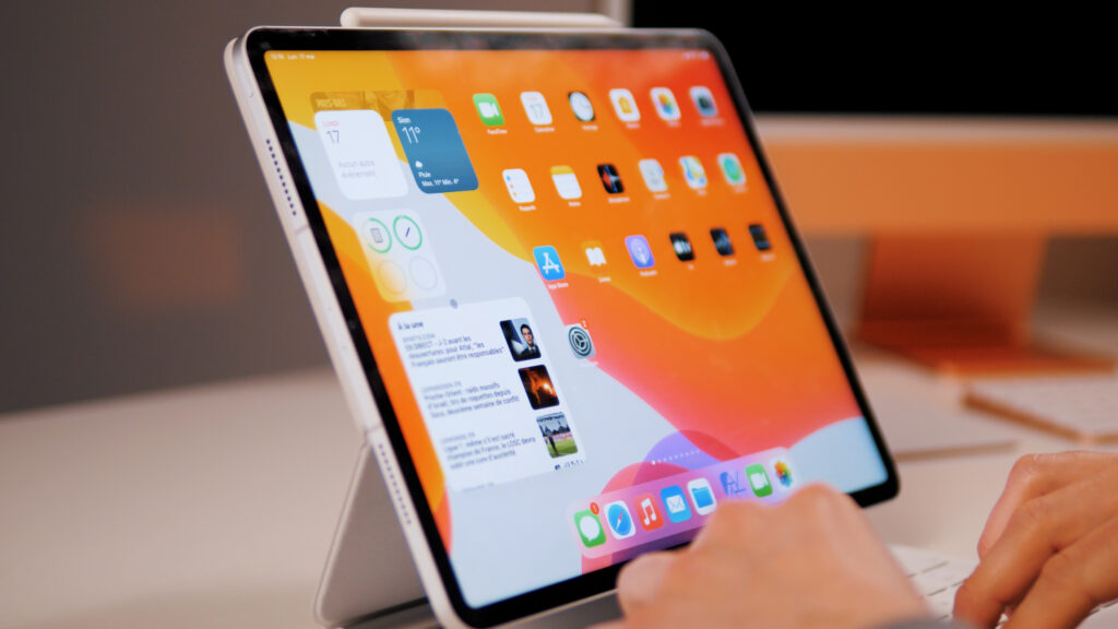 iPad Pro 2021 // Source : Louise Audry pour Numerama iPad Pro 2021 // Source : Louise Audry pour Numerama