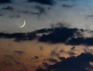 Croissant de Lune et Mercure. // Source : Flickr/CC/Jürgen Mangelsdorf (photo recadrée)