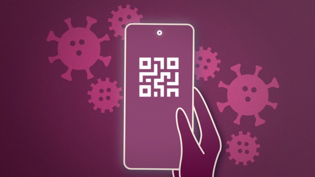 Un smartphone avec un QR Code // Source : Numerama/Melvyn Dadure 